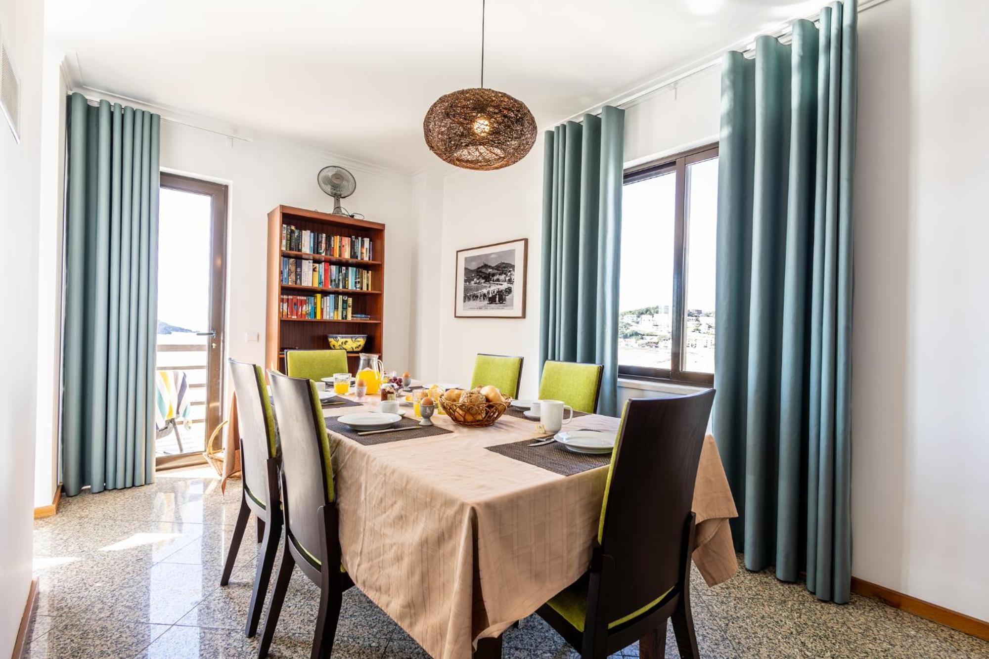 Beachfront 3Bdr Apt On Marginal Boulevard Sao Martinho do Porto Exterior photo